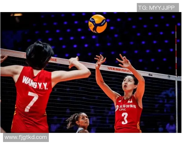 上海羽毛球队在世锦赛积分榜上以62分稳居第一名展现强劲实力 上海羽毛球队在世锦赛积分榜上以62分稳居第一名展现强劲实力