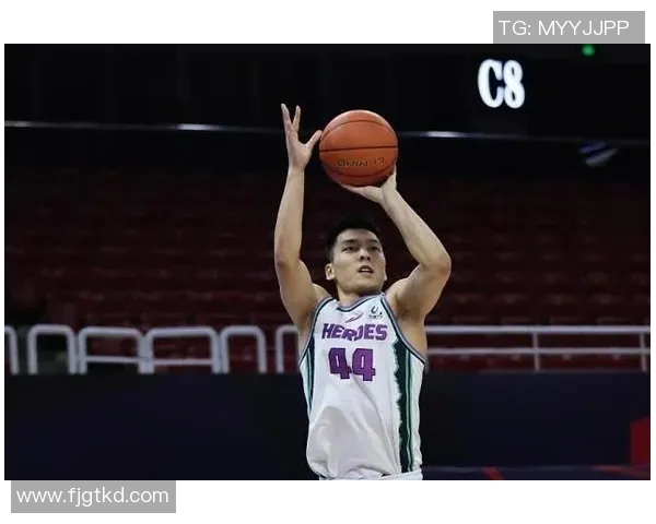 广州网球队的盯防战术解析与实战应用探讨 广州网球队的盯防战术解析与实战应用探讨