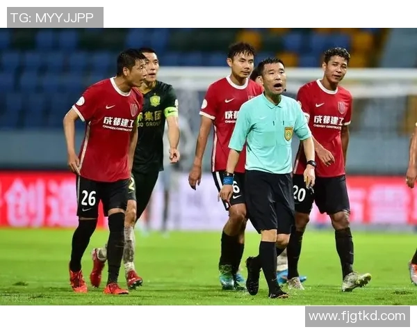 成都篮球队实力之争引发热议球迷观点大碰撞 成都篮球队实力之争引发热议球迷观点大碰撞