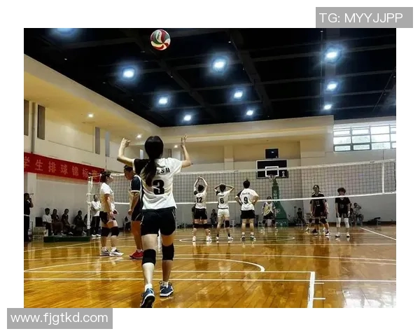 上海排球队的速度之谜:揭秘排球巨献背后的训练与策略 上海排球队的速度之谜:揭秘排球巨献背后的训练与策略