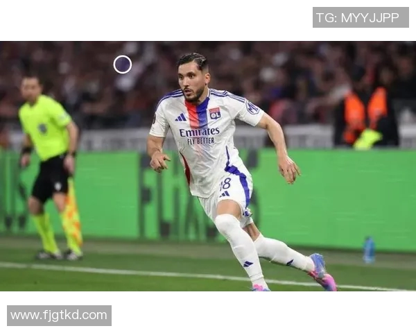 美国街头足球女明星的名字与传奇故事揭秘 美国街头足球女明星的名字与传奇故事揭秘