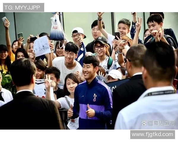 谁敢在绿茵场上欺负足球明星的荣耀与实力呢 谁敢在绿茵场上欺负足球明星的荣耀与实力呢