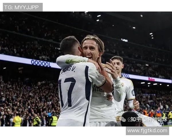 足球明星加盟皇马引发全球关注球迷期待新赛季精彩表现