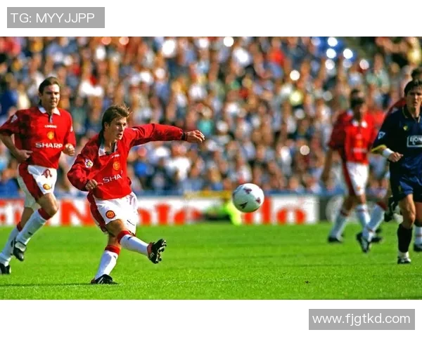 足球明星的任意球技巧与精彩瞬间解析让你领略足球魅力与激情 足球明星的任意球技巧与精彩瞬间解析让你领略足球魅力与激情